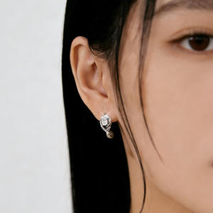 Orecchini E728 in Oro Bianco con Diamanti Naturali Taglio Brillante Rotondo, Stile Classico da Sposa per Donne - Product Image 5