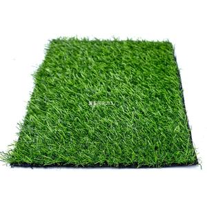 Tapis décoratif extérieur en plastique vert de tapis de <span class=keywords><strong>gazon</strong></span> <span class=keywords><strong>artificiel</strong></span> pour le balcon et la maternelle plante artificielle durable - Product Image 2