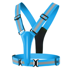<span class=keywords><strong>Gilet</strong></span> Réfléchissant LED Imperméable Léger et Ajustable Bleu avec Sangles de <span class=keywords><strong>Sécurité</strong></span> Haute Visibilité pour Course Nocturne, Marche et Cyclisme, Logo <span class=keywords><strong>Lumineux</strong></span> - Product Image 1