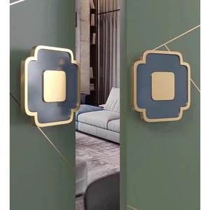 Poignée de porte en aluminium avec incrustations de résine naturelle imitation pierre marbre blanc, robuste, finition cuir bronze - Product Image 2