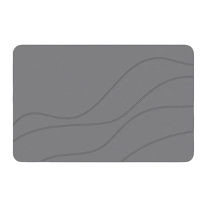 Ensemble de tapis de salle de bain imprimés de haute qualité, tapis de bain antidérapant de luxe avec motif rayé et imperméable pour sols et salles de bain élégants - Product Image 1