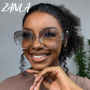 Lunettes de Soleil Carrées de Marque de Créateur pour Femme <span class=keywords><strong>2025</strong></span> Tendance Luxe Grandes Lunettes de Soleil Femme Vintage Décoration Florale en Métal Unique Oculos - Product Image 1