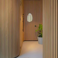 Panneau acoustique flexible OEM en MDF avec placage bois et feutre PET, insonorisant, courbé, pliable, enroulable
