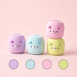 Balle anti-stress souple et moelleuse faite à la main en forme de petit ours multicolore, avec son effet sonore craquant, jouet pour 15 ans et plus - Product Image 2