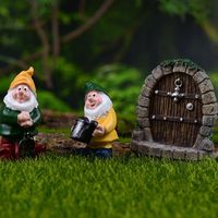 Figur resin kerdil untuk dekorasi lanskap mikro di taman, balkon, dan halaman.