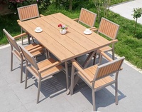 Table de jardin d'extérieur moderne en bois-plastique imperméable pour salle à manger, restaurant, cour, balcon, plage, camping, patio, vente d'usine