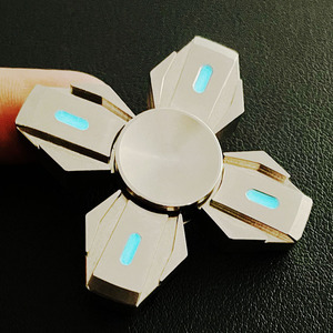 Top <span class=keywords><strong>Fidget</strong></span> <span class=keywords><strong>Spinner</strong></span> phát sáng, lớp phủ carbon giống như kim cương & Hệ thống mang chống trọng lực cho căng thẳng EDC tiktok - Product Image 6