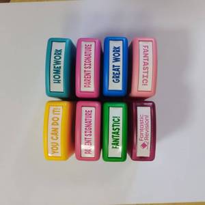 Vente en gros Paquet de 5 joints d'encouragement de combinaison espagnole Tableaux blancs en plastique de différentes couleurs pour les <span class=keywords><strong>commentaires</strong></span> des enseignants - Product Image 6