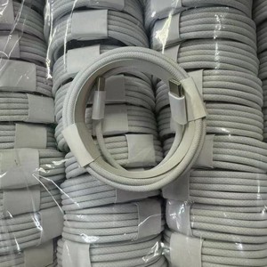 Câble de charge rapide 240W 5A en nylon tressé blindé Type-C vers Type-C de 2m avec conducteur en cuivre pur pour iPhone, iPad et batteries externes - Product Image 5