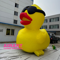 Canard gonflable géant Décoration Couleur jaune avec lunettes de soleil Modèle de dessin animé animal gonflable
