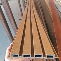 Panneau mural WPC imperméable BingJie, plafond WPC, revêtement de sol WPC à grain de bois pour la décoration de maison imperméable