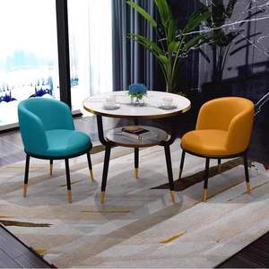 Tavolo da Pranzo Rotondo in Marmo Moderno per Balcone, Ufficio, Reception e Aree Ospiti - Ideale per Appartamenti Piccoli con Combinazione di Sedie - Product Image 3