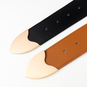 Vente d'usine <span class=keywords><strong>Ceinture</strong></span> élastique en cuir PU pour femmes Couleur noire avec grande <span class=keywords><strong>boucle</strong></span> en alliage d'or Motifs en relief Prix bon marché - Product Image 5