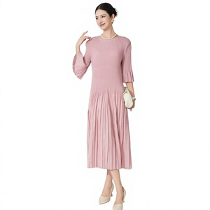 Robe midi plissée rose élégante pour femme, col rond, manches trois quarts à volants, coupe trapèze, tissée unie, robe de soirée printemps/été - Product Image 3