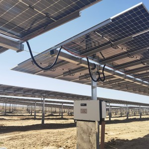 Sistema de energía solar con inversor de corriente continua a corriente alterna de salida única CrRC para uso doméstico y comercial - Product Image 3