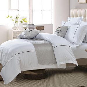 Bộ đồ giường màu trắng cổ điển thiết kế đơn giản cho trải nghiệm giấc ngủ thư giãn - Product Image 2