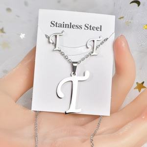 Pendientes colgantes de acero inoxidable con 26 letras en inglés, colores animados, joyería de acero de titanio, traje para collares de moda budista - Product Image 5