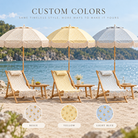 Ensemble de loisirs de plage avec décoration à pompons et motif floral, comprenant table, chaises et parasol