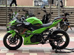 <span class=keywords><strong>Kawasaki</strong></span> <span class=keywords><strong>Ninja</strong></span> <span class=keywords><strong>400</strong></span> KRT Edition <span class=keywords><strong>2023</strong></span> d'occasion, faible kilométrage, 399cc, moto tout-terrain - Product Image 2