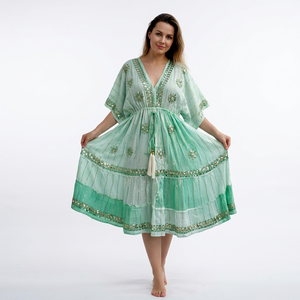 Robe élégante en rayonne vert menthe, coupe trapèze, avec broderie florale à sequins, col en V, manches courtes, longueur thé, pour l'été - Product Image 1
