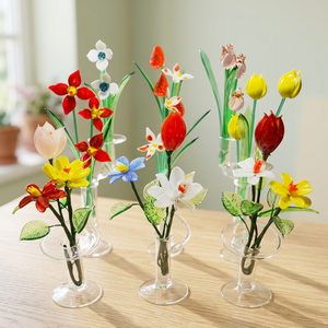 Petite fleur de tulipe en verre soufflé artisanal avec longue tige - Sculpture artistique durable - Product Image 2