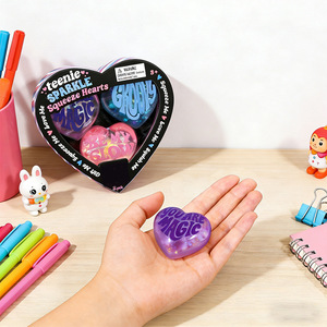 Juguete Antiestrés de Edición Limitada con Forma de Corazón para el Día de San Valentín, Teenie Sparkle Hearts, para Jóvenes - Product Image 3