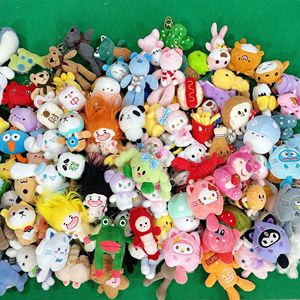 Venta al por mayor de juguetes de peluche de animales de 5-15 cm, baratos, súper suaves, lindos y divertidos, para máquinas de garras, ideales para llaveros. - Product Image 1