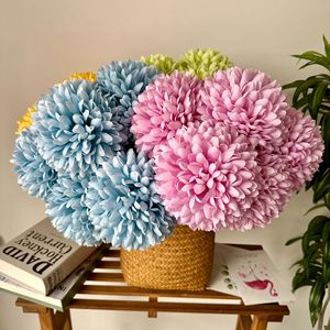 Bouquet d'hortensias artificiels Queyiyi, 5 têtes, en soie, réalistes, pour décoration de mariage et de la maison - Product Image 4