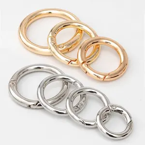 Benutzer definiertes Logo Zink legierung Gold Metall Feder Open Gate Ring O Ring Alle Größen verfügbar Karabiner Schnalle für Handtaschen Hardware