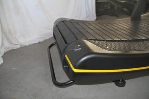 Tapis roulant incurvé silencieux d'écran HD de réglage de vitesse de la résistance magnétique non alimentée commerciale de forme physique de gymnase pour la <span class=keywords><strong>musculation</strong></span> de puissance - Product Image 4