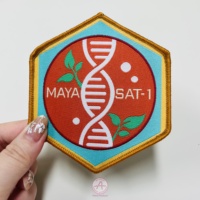 Personnage de dessin animé anglais personnalisable Patch tissé brodé graphique forme tissu matériel à coudre pour une utilisation régulière Logo personnalisé