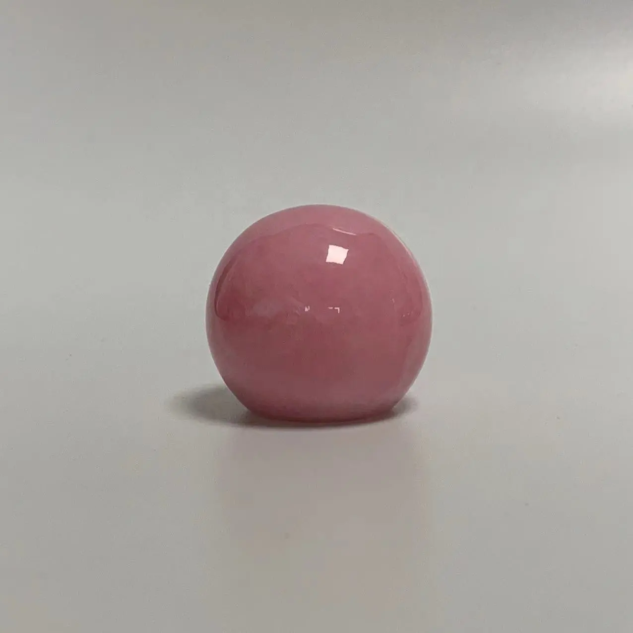 Tappo a forma di sfera in plastica rosa personalizzato con coperchio a forma di sfera con tappo di profumo con profumo per bottiglia di profumo