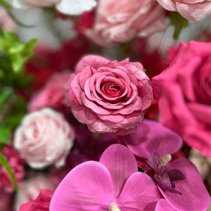 Boule de fleurs <span class=keywords><strong>artificielle</strong></span> de <span class=keywords><strong>grande</strong></span> taille en Bourgogne, avec de grandes orchidées roses et des roses, pour la décoration d'événements de mariage - Product Image 4