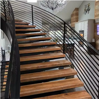 Bandes de roulement d'escalier en bois flottant personnalisées Bandes de roulement d'escalier en bois d'acacia Supports d'escalier d'intérieur en bois modernes de luxe