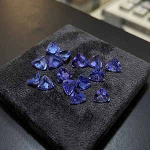 Piedras Preciosas Sueltas de Tanzanita Natural, Corte Trillón, con Juego de Color o Efecto de Fuego, para Joyería, Venta al Por Mayor - Product Image 1
