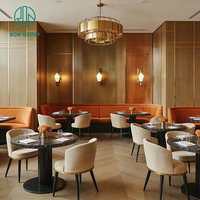 Ensemble table et chaises de café moderne avec plateau en marbre et canapé en velours, mobilier de restauration avec banquette pour salon de thé