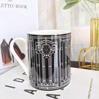 Série Déco : Assiettes à steak, tasses à café, soucoupes et mugs en céramique à motifs géométriques de style européen/nordique pour la maison et les desserts
