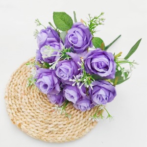 Rosa Artificiale 12 Teste Bouquet di Rose Artificiali in Seta per Decorazioni Matrimoni ed Eventi Rose Bianche e Rosse per Laurea - Product Image 2