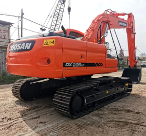 Excavatrice sur chenilles d'occasion Doosan DX225LC de 22 tonnes, modèle DX225 DH225, pour travaux de carrière et construction - Product Image 2