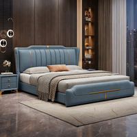 Lit rembourré en tissu capitonné vertical de luxe léger, lit king-size ou queen-size avec accents dorés, lit plateforme avec rangement et vérin hydraulique