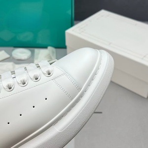 Sneakers de luxe pour hommes en cuir véritable, chaussures de créateur rayées, chaussures de sport de haute qualité, chaussures de marche à semelle épaisse pour femmes - Product Image 5