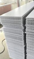 Plafond en PVC YS 250 mm * 8 mm pour décoration intérieure, panneau rainuré imitation bois