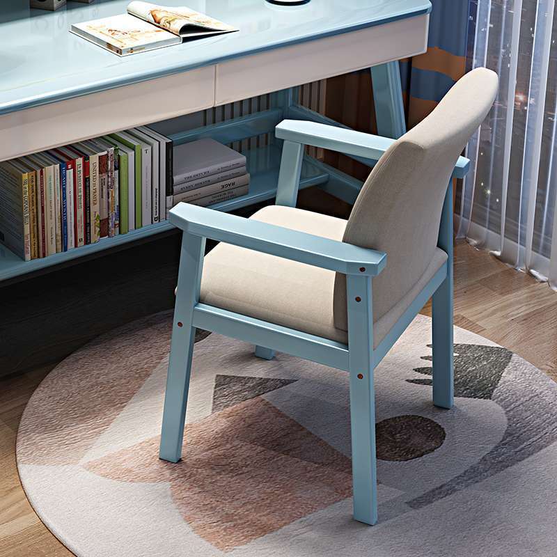 Curved-back chair [light blue]