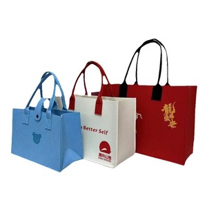 Tas Tangan Poliester Desain Kartun Sederhana untuk Tahun Baru, Kapasitas Besar, Pilihan Warna, Promosi Perusahaan, Dapat Dikustomisasi - Product Image 1