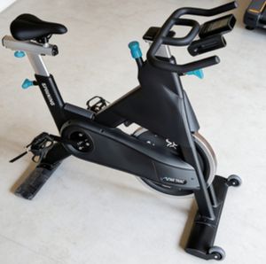 Vélo de spinning d'intérieur commercial pour entraînement cardio de haute intensité - Product Image 2