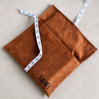 Sac d'emballage pour accessoires capillaires en velours de luxe avec logo personnalisé, impression sérigraphique, marquage à chaud, fermeture à bouton, design enveloppe cadeau