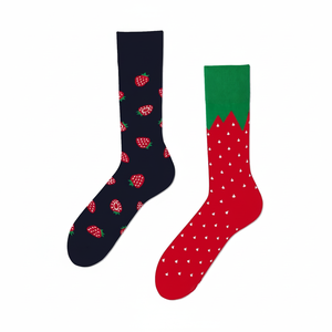 Chaussettes de sport colorées avec imprimé fraise jacquard, logo personnalisable, impression numérique haute résistance à la transpiration sur les deux côtés - Product Image 2
