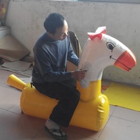 Colorido vivo durable precio de descuento caballo inflable rebote para los adultos