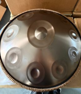 Instruments <span class=keywords><strong>de</strong></span> <span class=keywords><strong>percussion</strong></span> pour adultes débutants Raysen Tambour en acier <span class=keywords><strong>de</strong></span> 22 pouces Kurd D 10 notes Handpan - Product Image 2