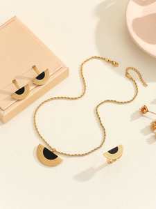 Juego de Joyería de Acero Inoxidable Chapado en Oro para Mujer, Aretes y Collar con Forma de Abanico, Idea de Regalo para Boda, Fiesta, Compromiso, Aniversario - Product Image 3